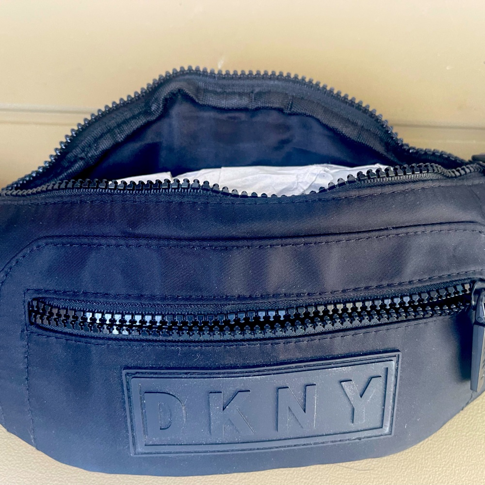 DKNY New with tags Funny bag black - Picture 3 of 9